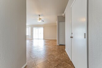 986 S Wanda Dr in Gilbert, AZ - Foto de edificio - Building Photo
