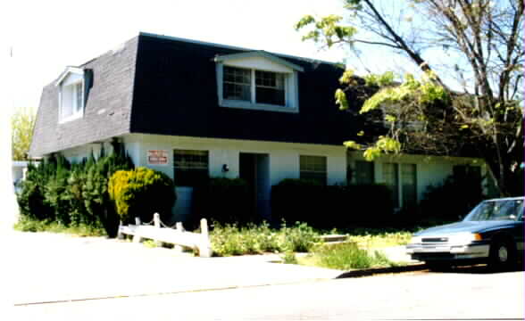 5262 Snow Dr in San Jose, CA - Foto de edificio - Building Photo