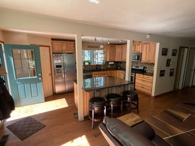 1630 Gallo Dr in South Lake Tahoe, CA - Building Photo - Building Photo