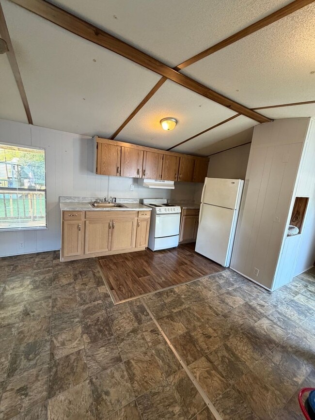 property at 707 Francis St W