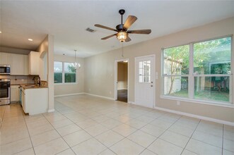 8902 Edgebrook Dr in Houston, TX - Building Photo - Building Photo