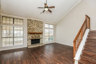 2552 Forest Creek Dr in Fort Worth, TX - Building Photo - Building Photo