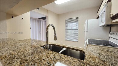 2562 NW 89th Dr in Coral Springs, FL - Building Photo - Building Photo