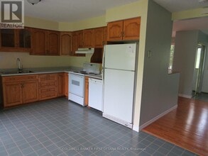 2326 Scrivens Dr in Ottawa, ON - Building Photo - Building Photo