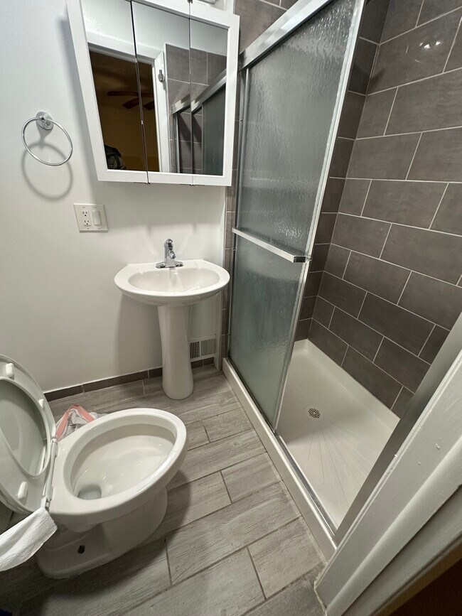 12 Imperial Dr in New Hartford, NY - Building Photo - Building Photo