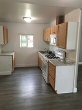 3583 Oasis Rd in Redding, CA - Building Photo - Building Photo