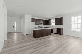 11067 Thomas St in Winfield, IN - Building Photo - Building Photo