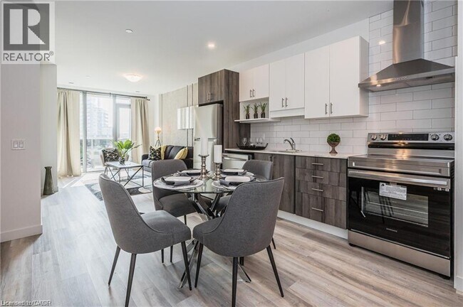 1434 Highland Rd W in Kitchener, ON - Building Photo - Building Photo