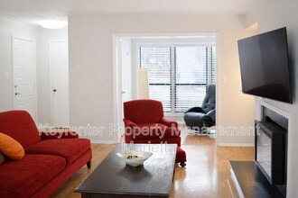 1400 Summit N Dr in Atlanta, GA - Building Photo - Building Photo