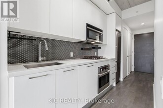 60 Haslett Ave in Toronto, ON - Building Photo - Building Photo