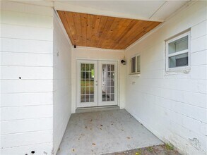 244 Sherwood Ln in Brunswick, GA - Building Photo - Building Photo