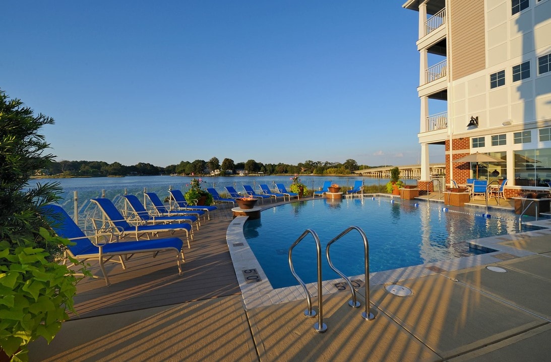 River House Apartments in Norfolk, VA - Building Photo