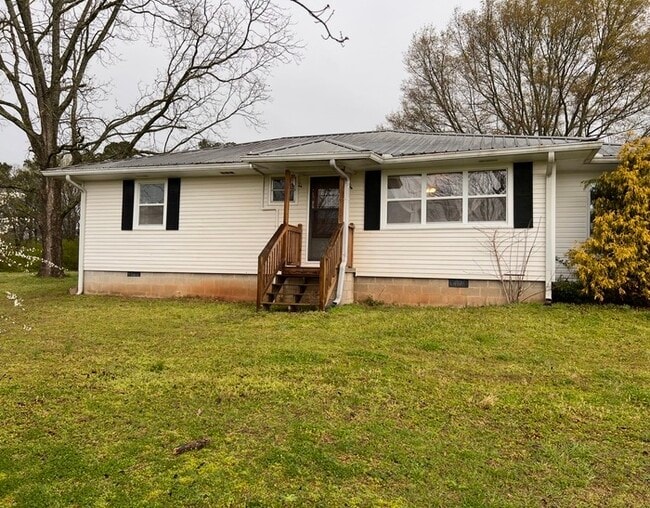 property at 4050 Twin Lakes Rd