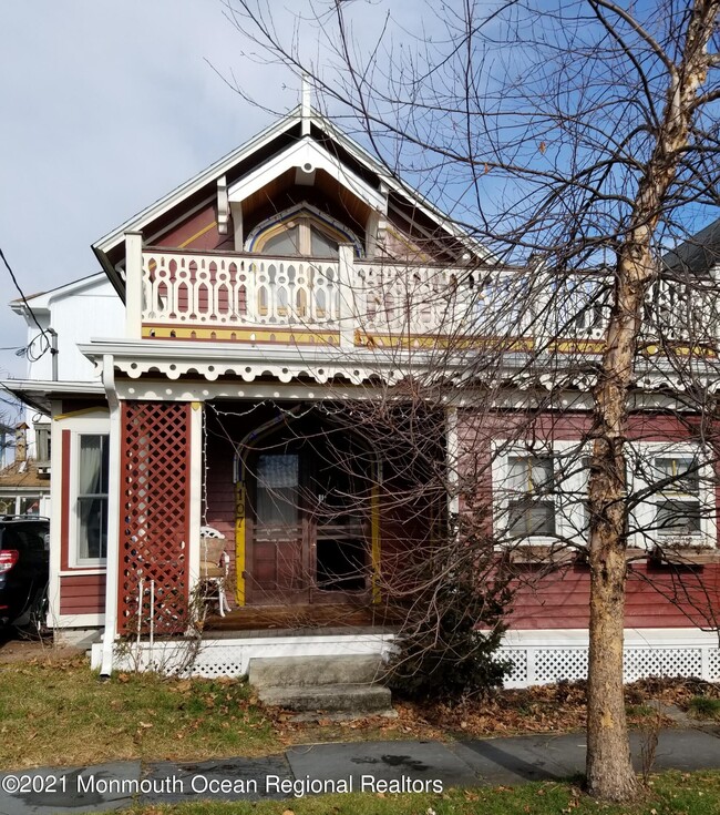 107 Asbury Ave in Ocean Grove, NJ - Foto de edificio - Building Photo