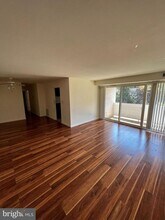 5602 Bismach Dr-Unit -204 in Alexandria, VA - Building Photo - Building Photo