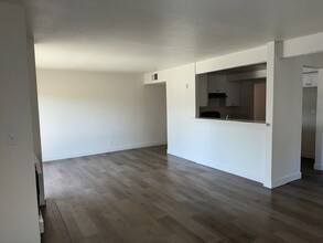 Casas Del Lago Apartments in West Covina, CA - Building Photo - Building Photo