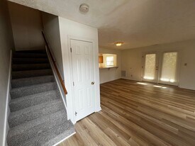 1016 Ancestry Dr in Fayetteville, NC - Building Photo