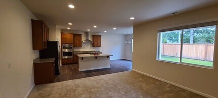4376 Andasio Loop SE in Port Orchard, WA - Building Photo - Building Photo