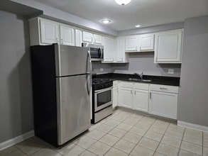 10105 Hartford Ct, Unit GB in Schiller Park, IL - Building Photo - Building Photo