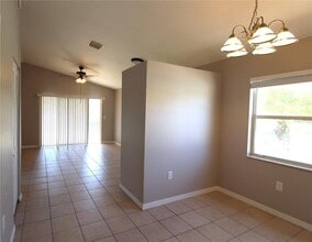 869 Hand Ave in Sarasota, FL - Building Photo - Building Photo