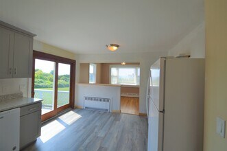 8 Chartier Cir in Newport, RI - Building Photo - Building Photo