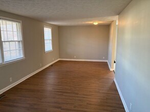 8725 Diane St in Murfreesboro, TN - Building Photo - Building Photo