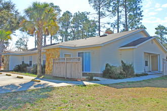 8357 Country Walk Dr in Pensacola, FL - Building Photo - Building Photo