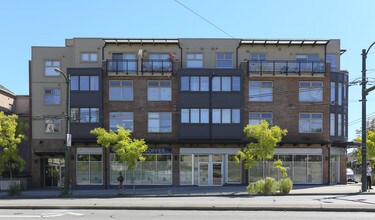 Broadway Crosssing in Vancouver, BC - Building Photo - Building Photo