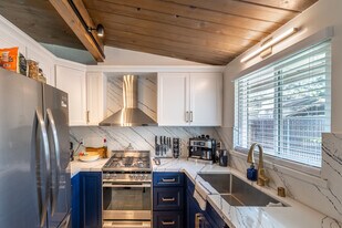 2323 San Juan Ave in Walnut Creek, CA - Building Photo