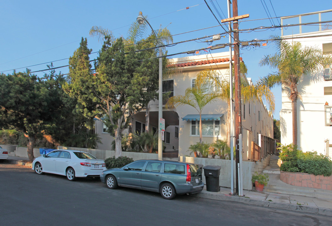 2425 3rd St in Santa Monica, CA - Building Photo