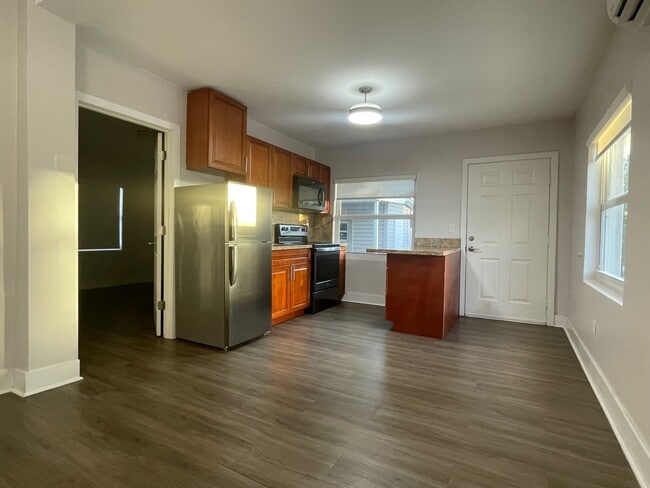 3098 SW 6th St in Miami, FL - Foto de edificio - Building Photo