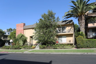 11755 Darlington Ave in Los Angeles, CA - Building Photo - Building Photo