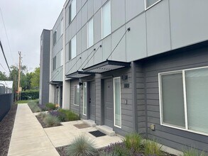 359 N 700 W in Salt Lake City, UT - Building Photo - Building Photo