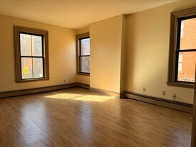 44 Alden St in Hartford, CT - Building Photo