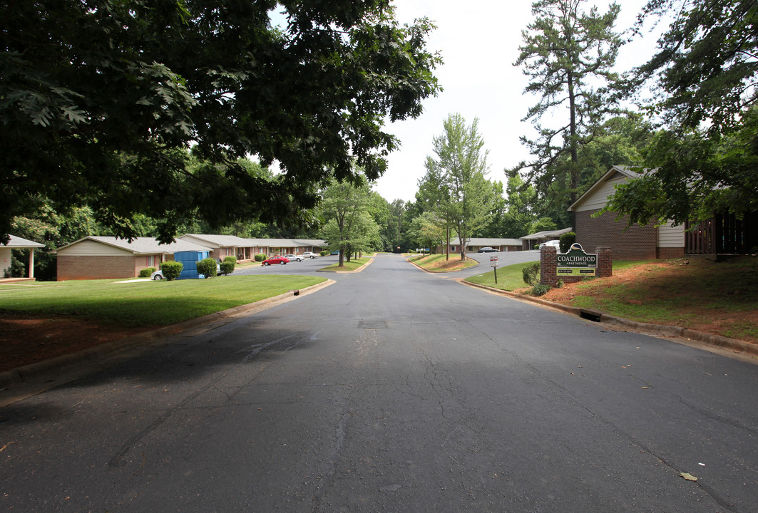 Coachwood Apartments in Hillsborough, NC - Foto de edificio