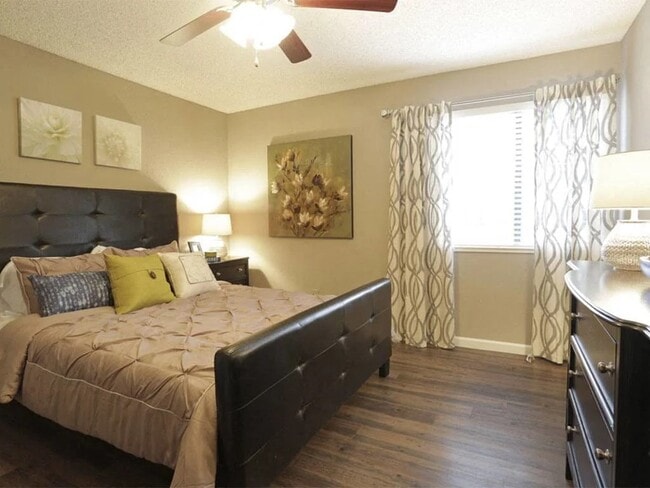 property at 4600 W Pioneer Dr