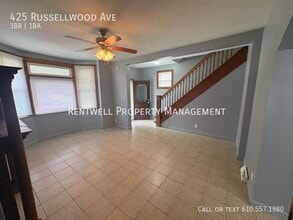 425 Russellwood Ave in Mckees Rocks, PA - Building Photo - Building Photo