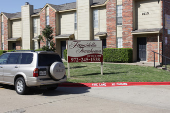 Fannidella Townhomes in Carrollton, TX - Building Photo - Building Photo