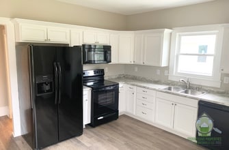 17 E 8th St in Greenville, SC - Building Photo - Building Photo