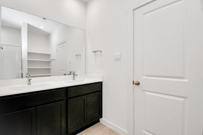 5143 Sunset Oaks Dr in Fresno, TX - Foto de edificio - Building Photo