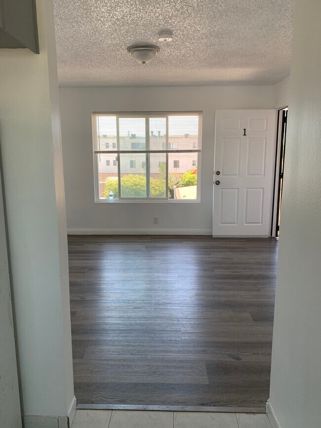 14908 Halldale Ave Apartments and Nearby Gardena Apartments For Rent Gardena, CA