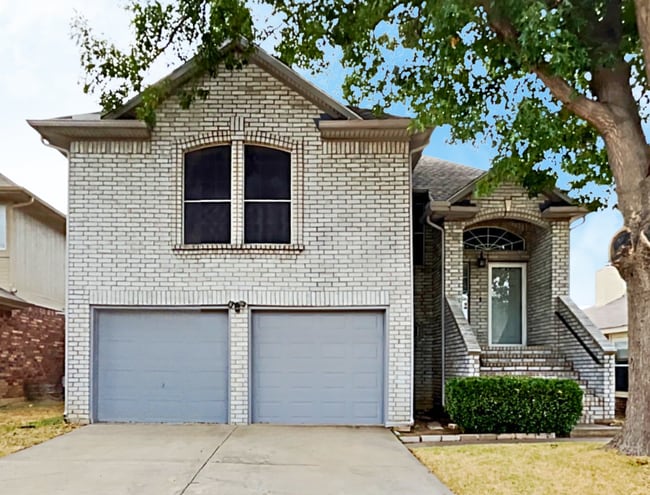 property at 6925 Sugar Maple Creek