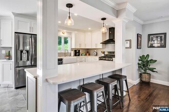 296C Undercliff Ave in Edgewater, NJ - Building Photo - Building Photo