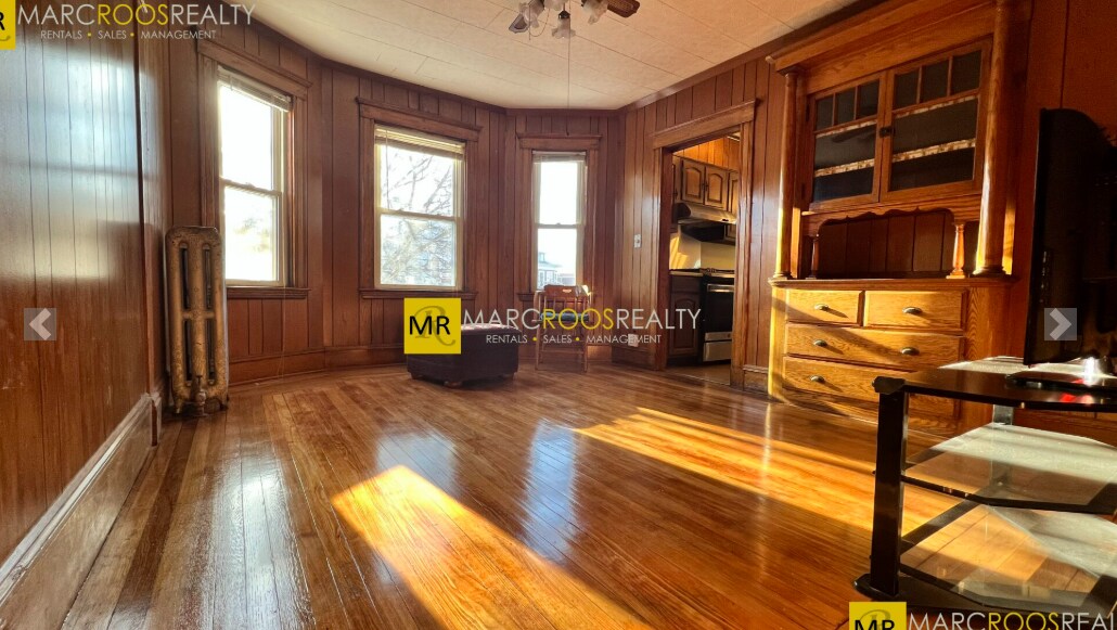 10 High St, Unit 2 in Somerville, MA - Foto de edificio