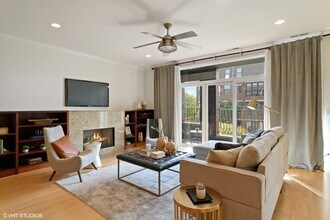 810 N Wolcott Ave in Chicago, IL - Building Photo - Building Photo