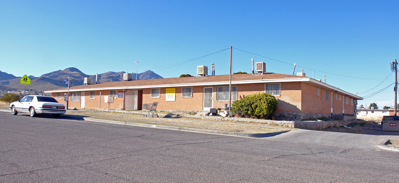 4425 Lawrence Ave in El Paso, TX - Foto de edificio