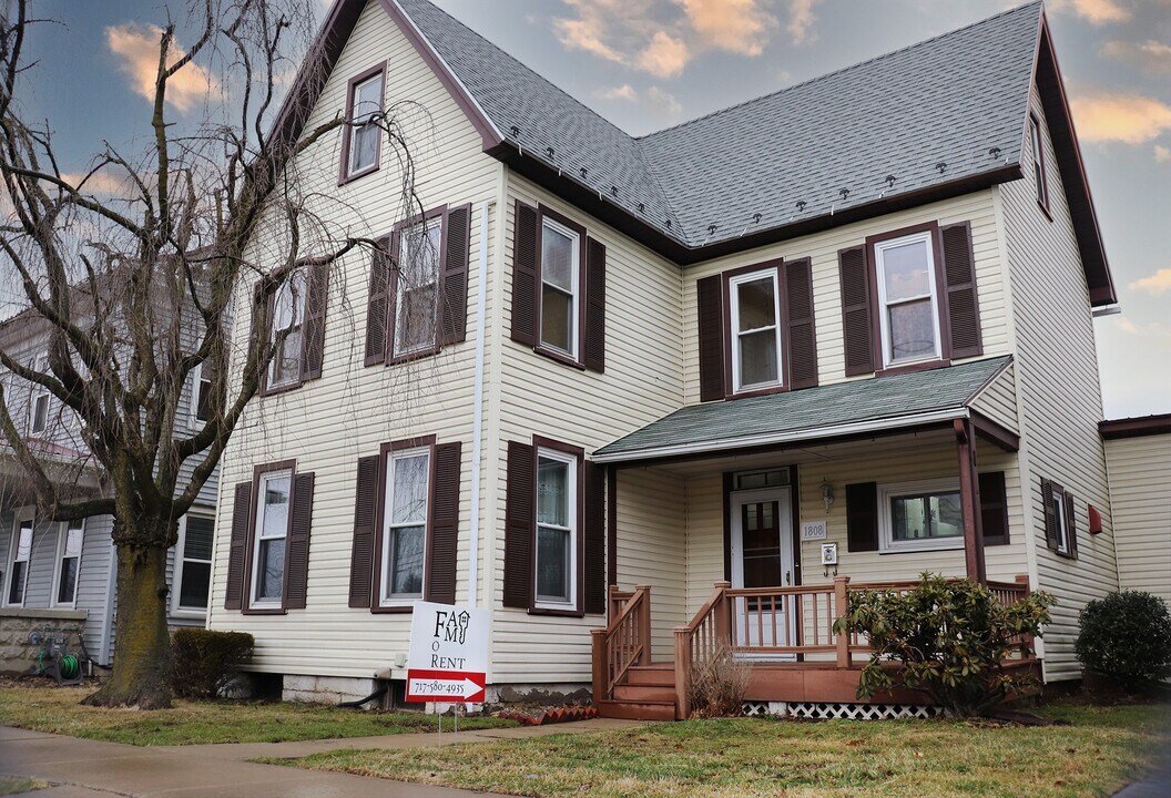 1808 W Market St in Lewisburg, PA - Building Photo
