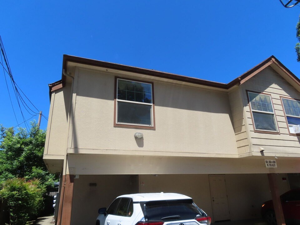 659 W 11th Alley in Eugene, OR - Building Photo