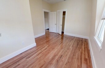 413 Washington St, Unit 3 in Cambridge, MA - Foto de edificio - Building Photo