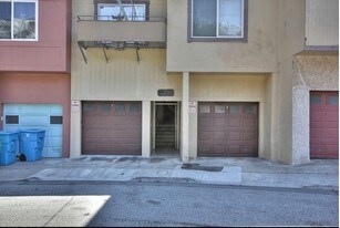 587 Burnett Ave in San Francisco, CA - Building Photo